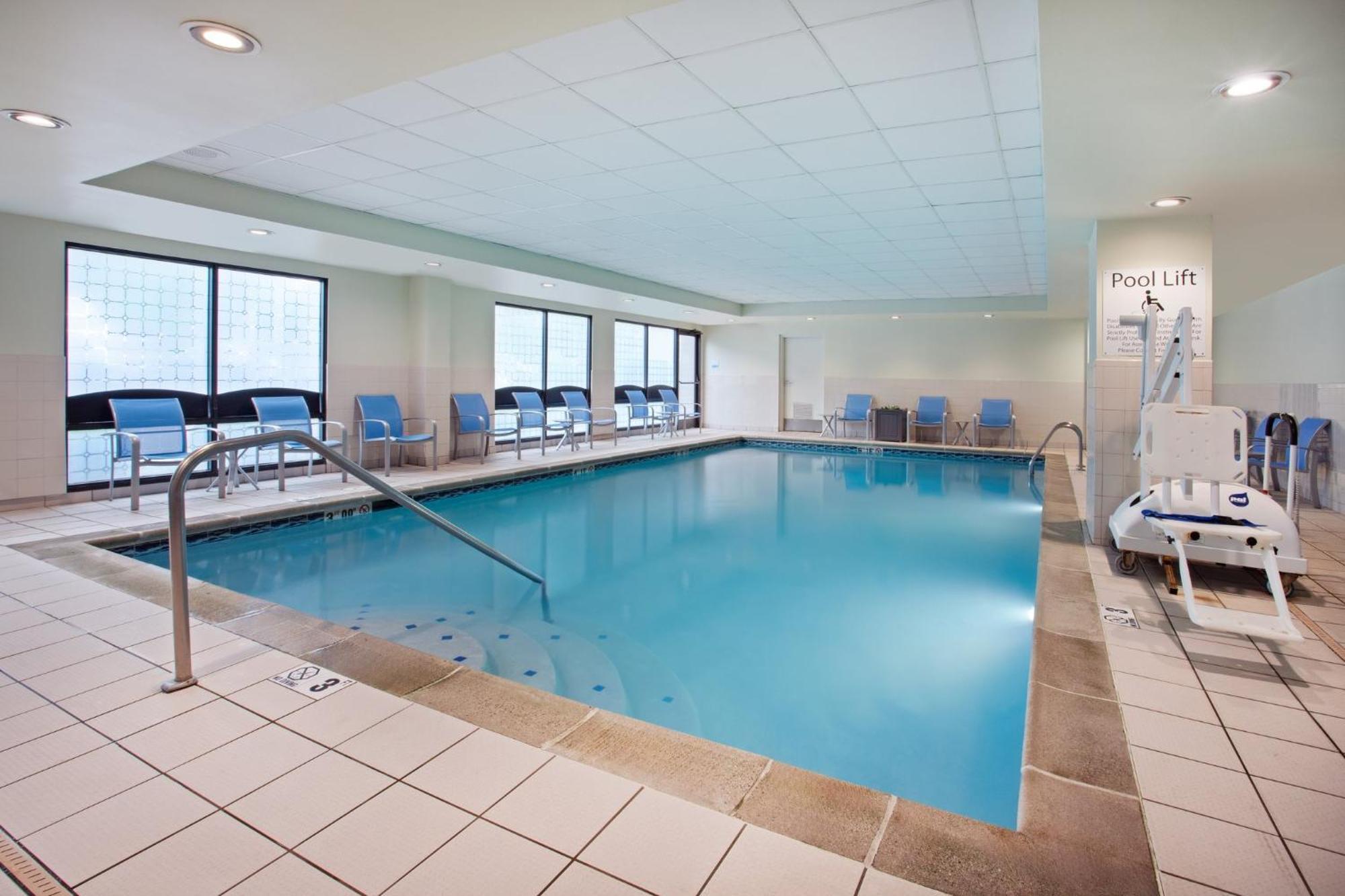 Holiday Inn Express & Suites Cincinnati Riverfront By Ihg Covington Eksteriør bilde
