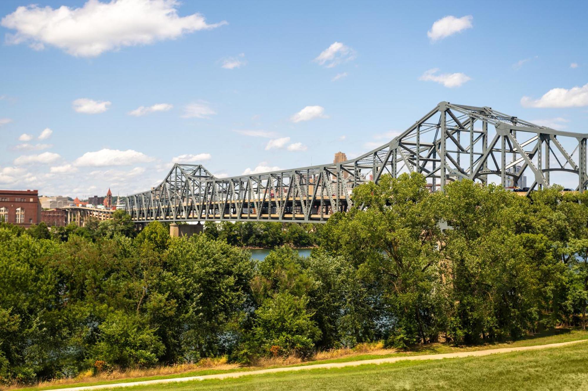 Holiday Inn Express & Suites Cincinnati Riverfront By Ihg Covington Eksteriør bilde