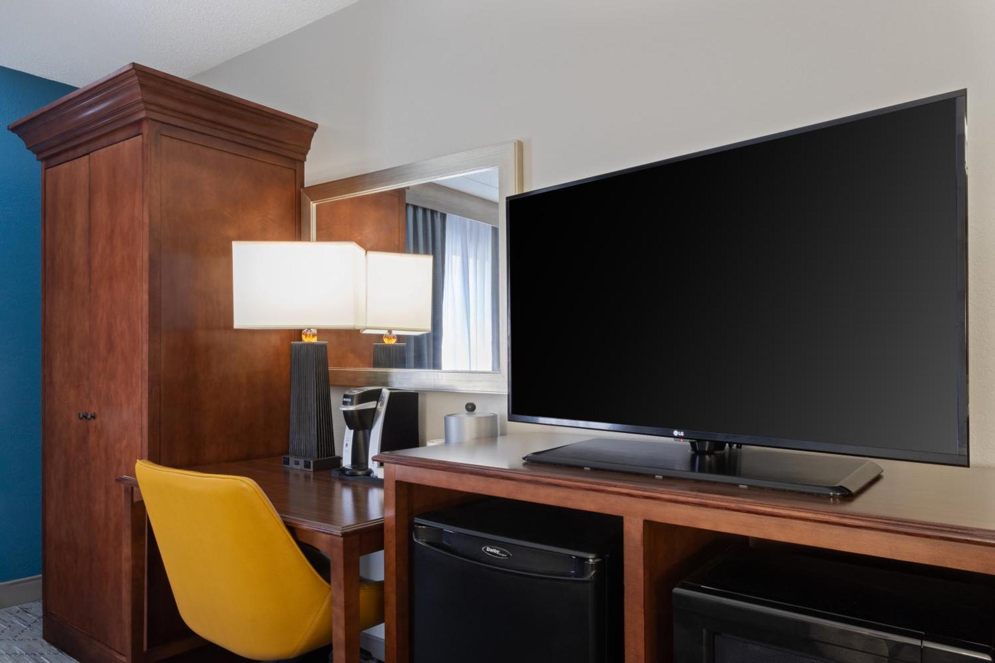 Holiday Inn Express & Suites Cincinnati Riverfront By Ihg Covington Eksteriør bilde